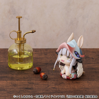 Made in Abyss: The Golden City of the Scorching Sun - Nanachi Look Up Series Figure (With Gift) image number 8